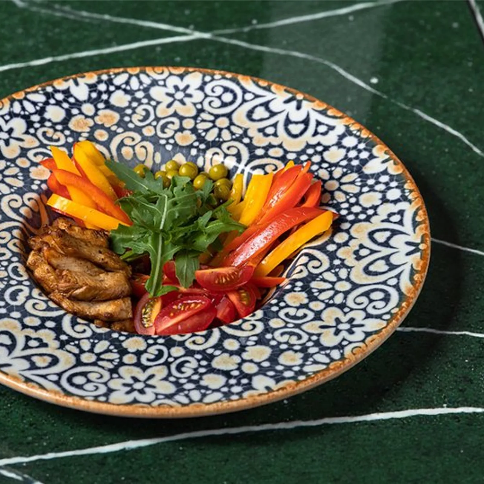 Toyuq Salatı